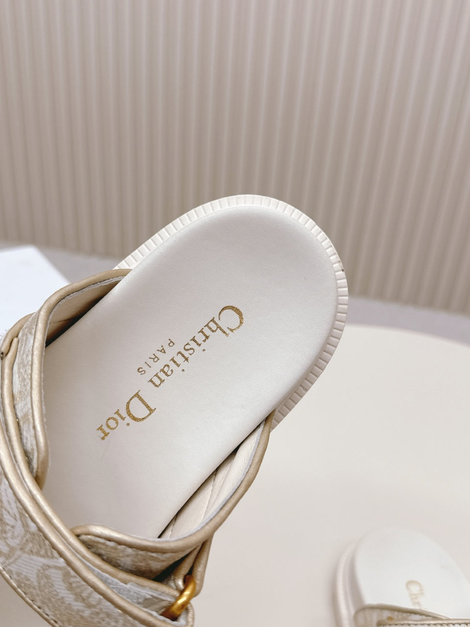 DIOR CLASSIC DOUBLE-STRAP SLIDES 25S IN WHITE MIX BEIGE FABRIC AND CALFSKIN - 35