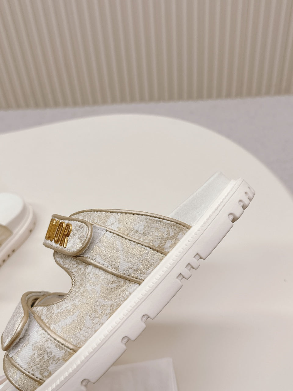 DIOR CLASSIC DOUBLE-STRAP SLIDES 25S IN WHITE MIX BEIGE FABRIC AND CALFSKIN - 35