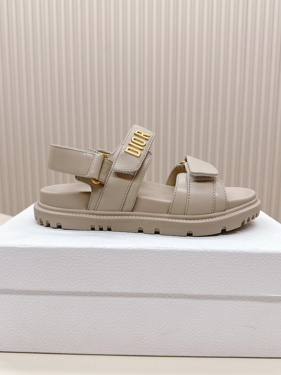 DIOR BACK-STRAP SANDALS 25S IN LIGHT BEIGE CALFSKIN WITH GOLD HARDWARE - 35