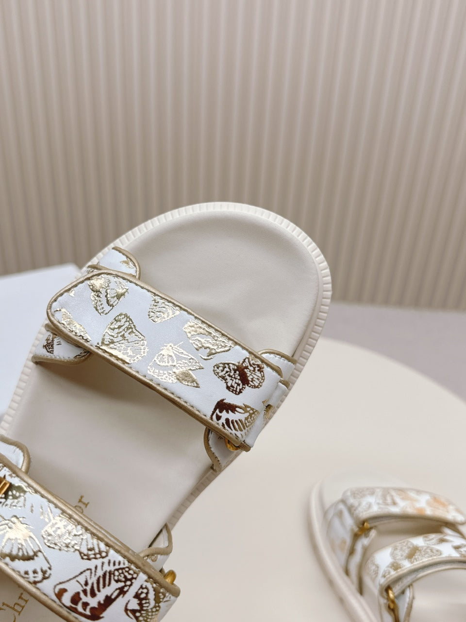 DIOR BACK-STRAP SANDALS 25S IN CREAM WHITE AND GOLD CALFSKIN WITH BUTTERFLY MOTIF - 35