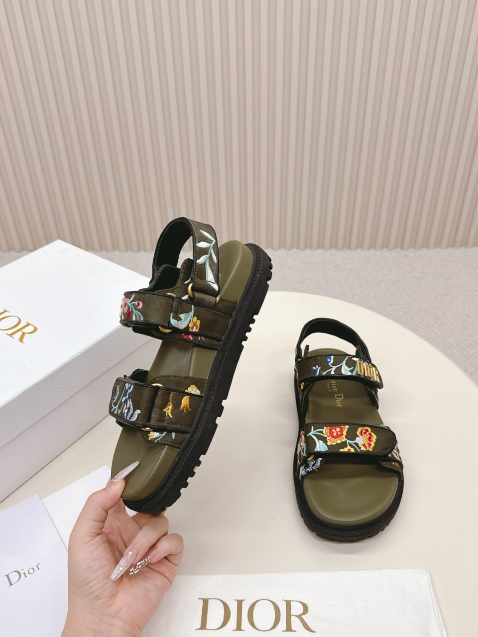 DIOR BACK-STRAP SANDALS 25S IN MOSS GREEN CALFSKIN EMBROIDERED WITH PETITES FLEURS - 35