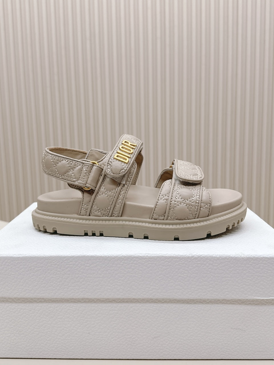 DIOR BACK-STRAP SANDALS 25S IN LIGHT BEIGE CALFSKIN - 35