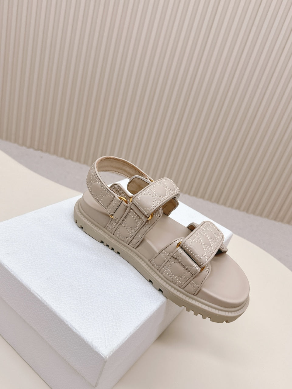 DIOR BACK-STRAP SANDALS 25S IN LIGHT BEIGE CALFSKIN - 35