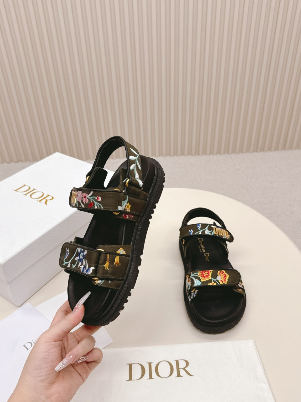 DIOR BACK-STRAP SANDALS 25S IN MOSS GREEN AND BLACK CALFSKIN EMBROIDERED WITH PETITES FLEURS - 35