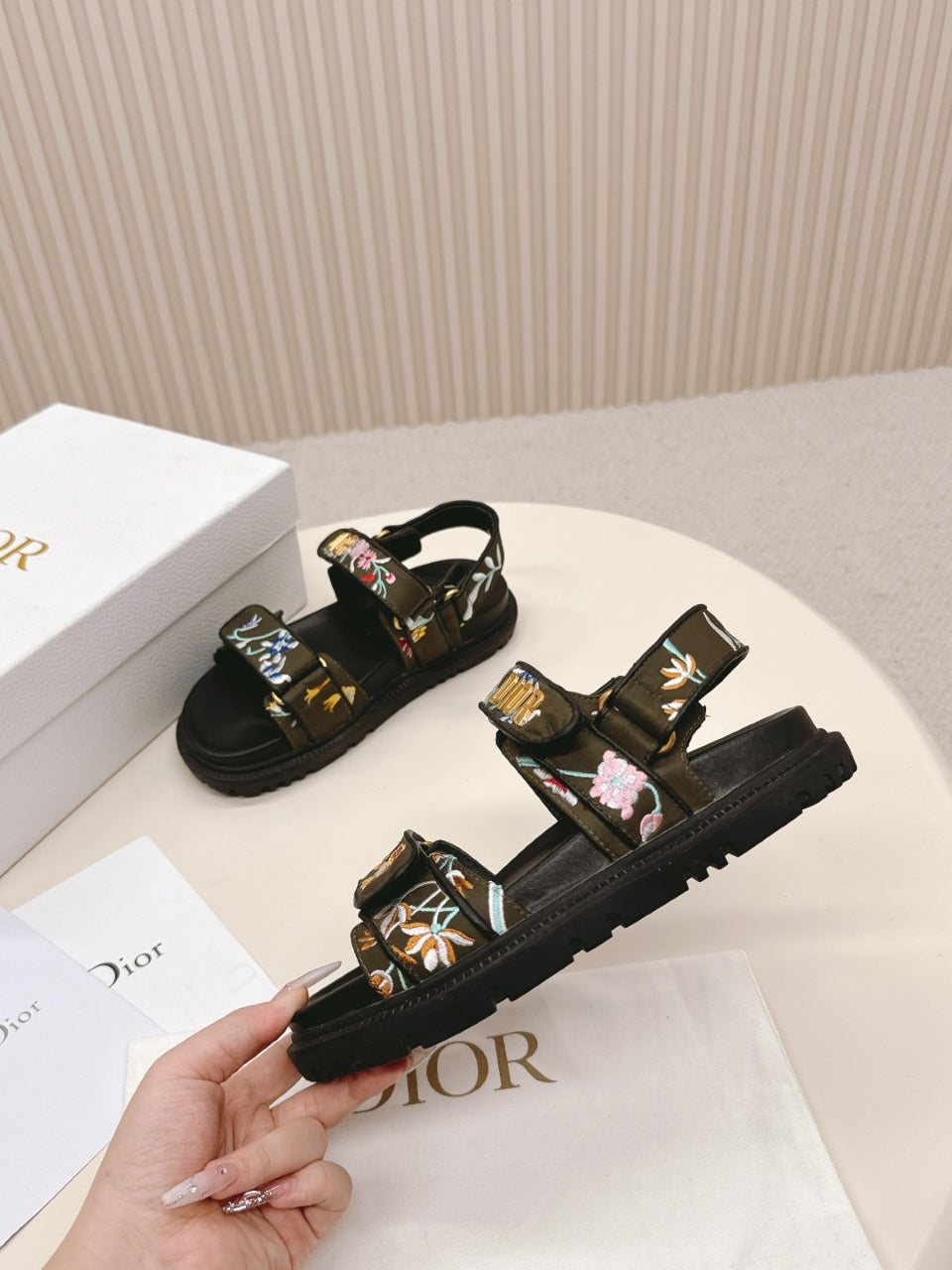 DIOR BACK-STRAP SANDALS 25S IN MOSS GREEN AND BLACK CALFSKIN EMBROIDERED WITH PETITES FLEURS - 35