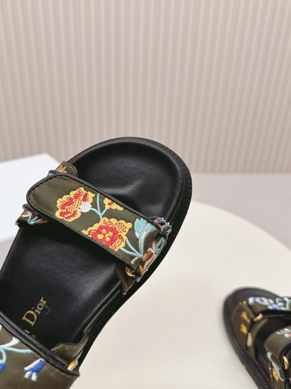 DIOR BACK-STRAP SANDALS 25S IN MOSS GREEN AND BLACK CALFSKIN EMBROIDERED WITH PETITES FLEURS - 35