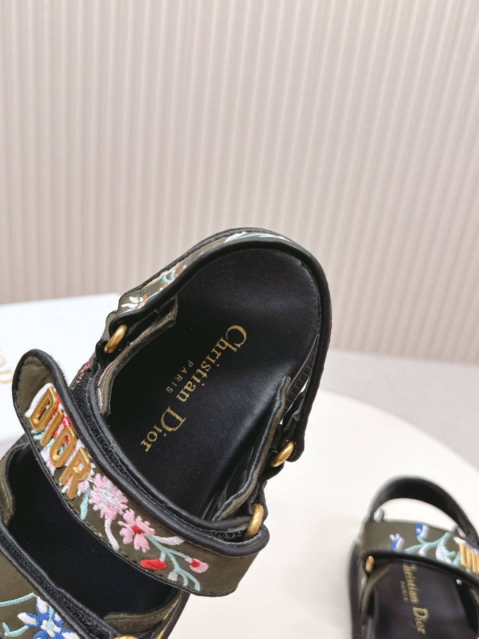 DIOR BACK-STRAP SANDALS 25S IN MOSS GREEN AND BLACK CALFSKIN EMBROIDERED WITH PETITES FLEURS - 35