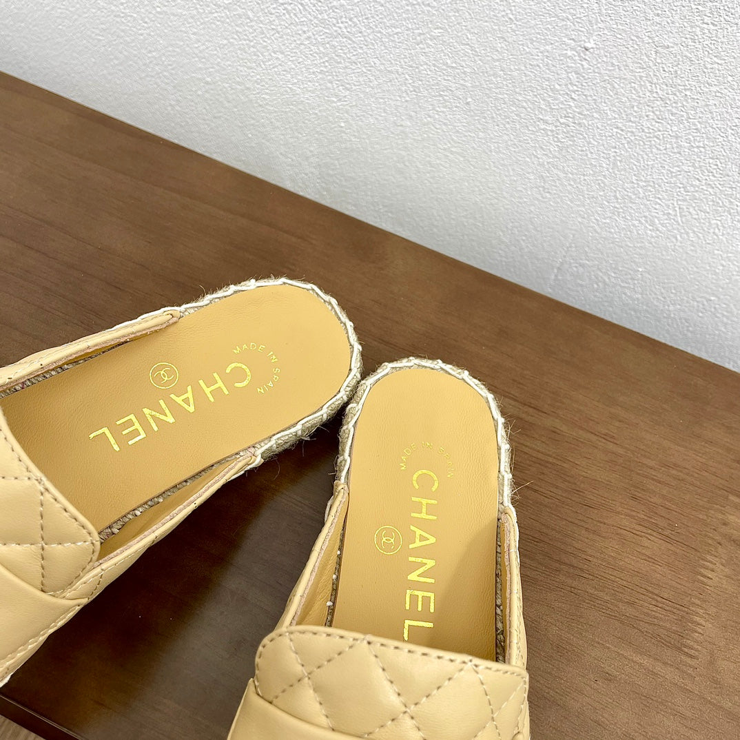 CC Women Half - Slippers Yellow Cream Lambskin - 35