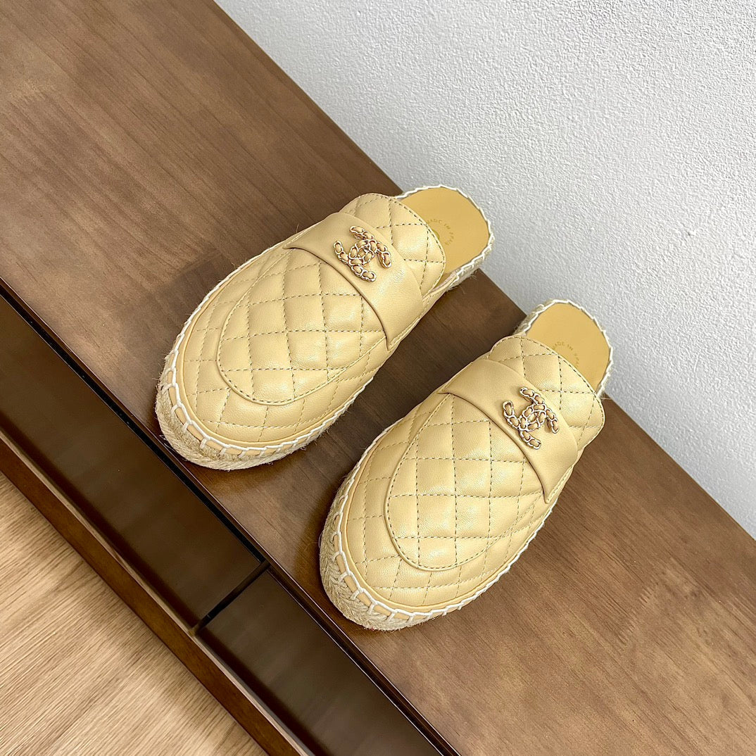 CC Women Half - Slippers Yellow Cream Lambskin - 35