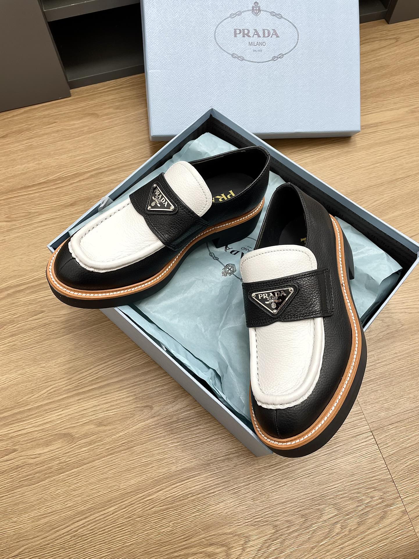 PRA CHOCOLATE LOAFERS BLACK AND WHITE CALFSKIN - 34
