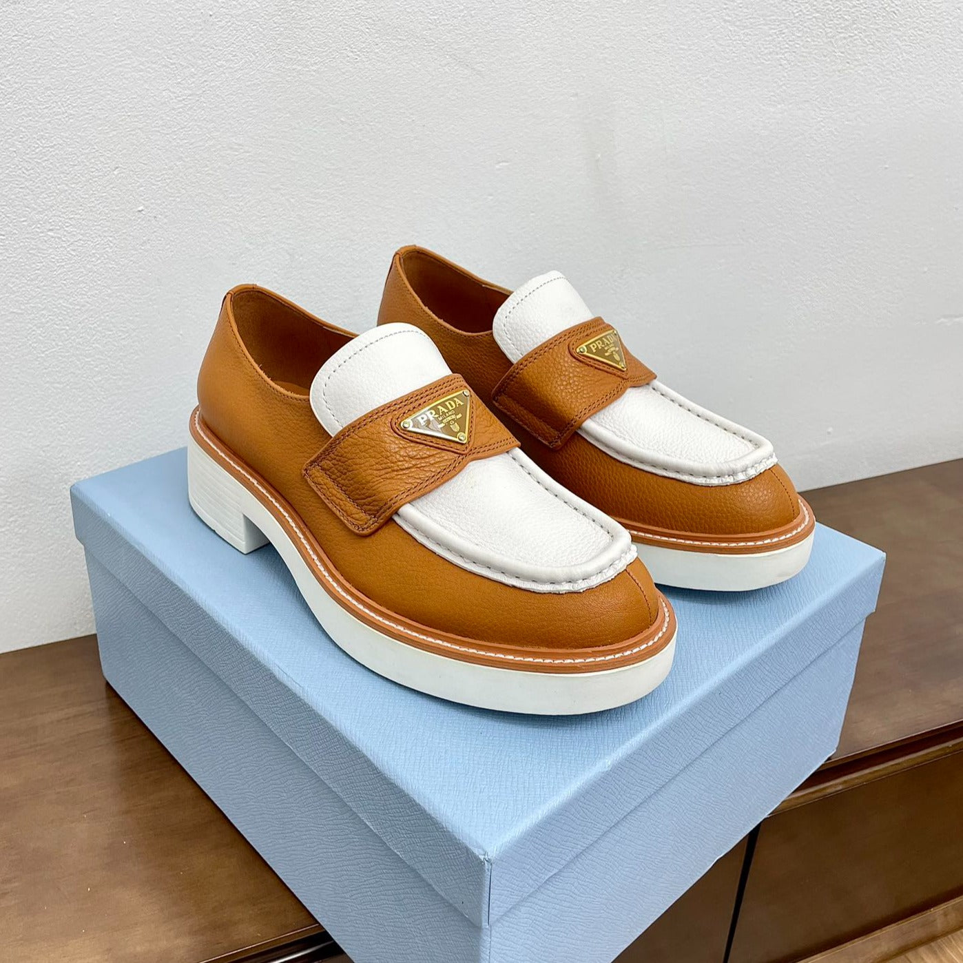 PRA CHOCOLATE LOAFERS WHITE AND BRONZE CALFSKIN - 34