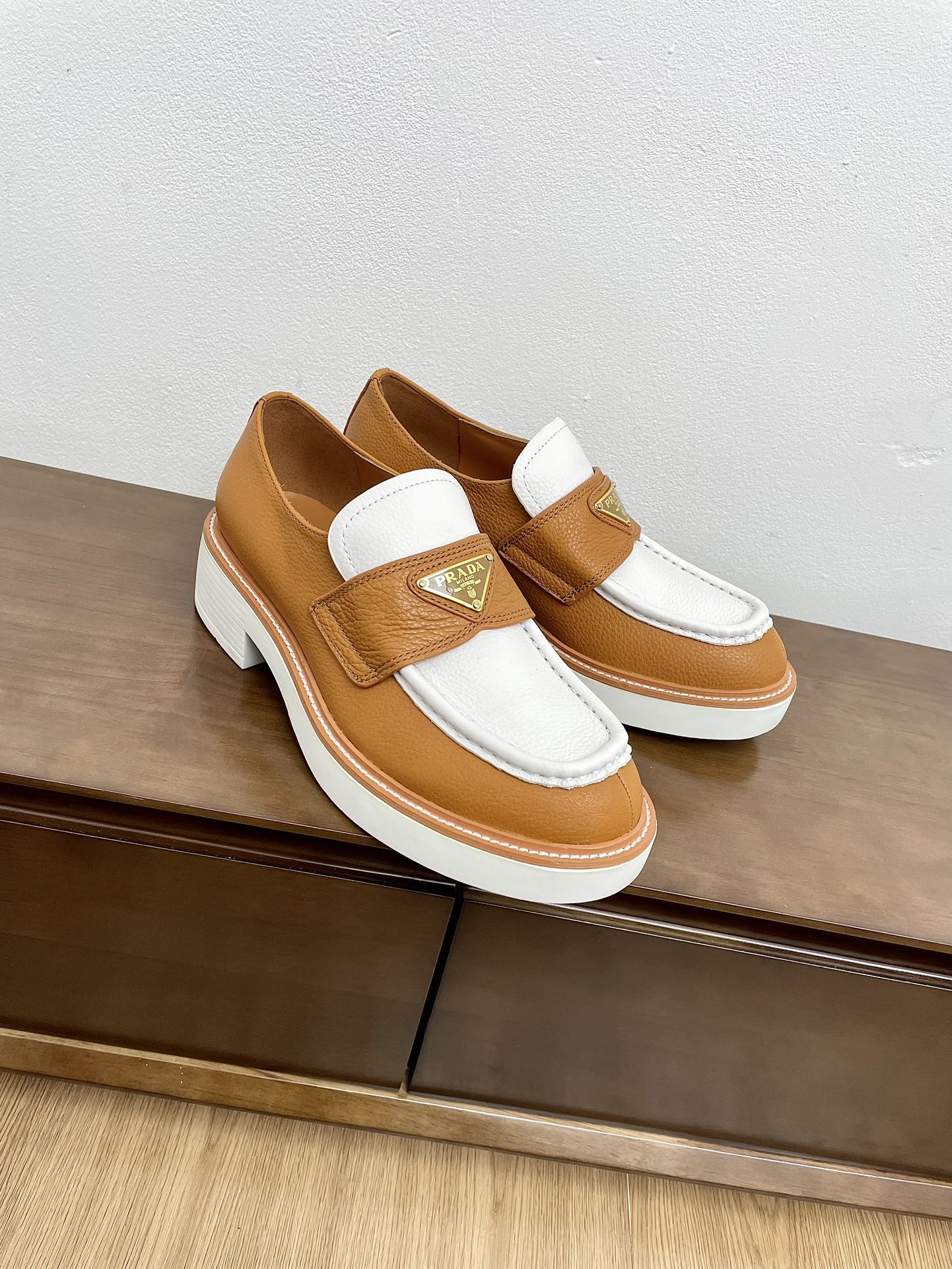 PRA CHOCOLATE LOAFERS WHITE AND BRONZE CALFSKIN - 34