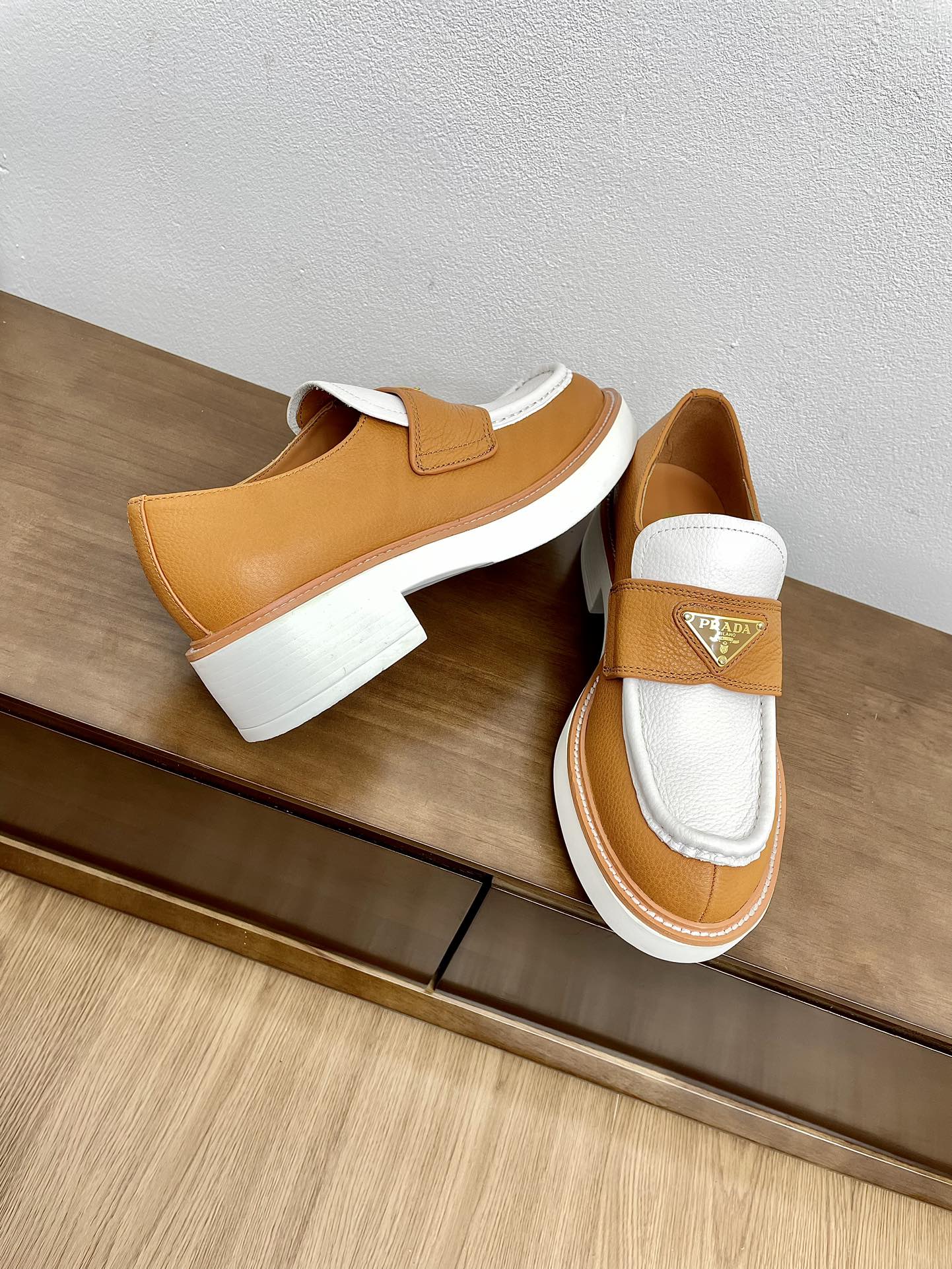 PRA CHOCOLATE LOAFERS WHITE AND BRONZE CALFSKIN - 34