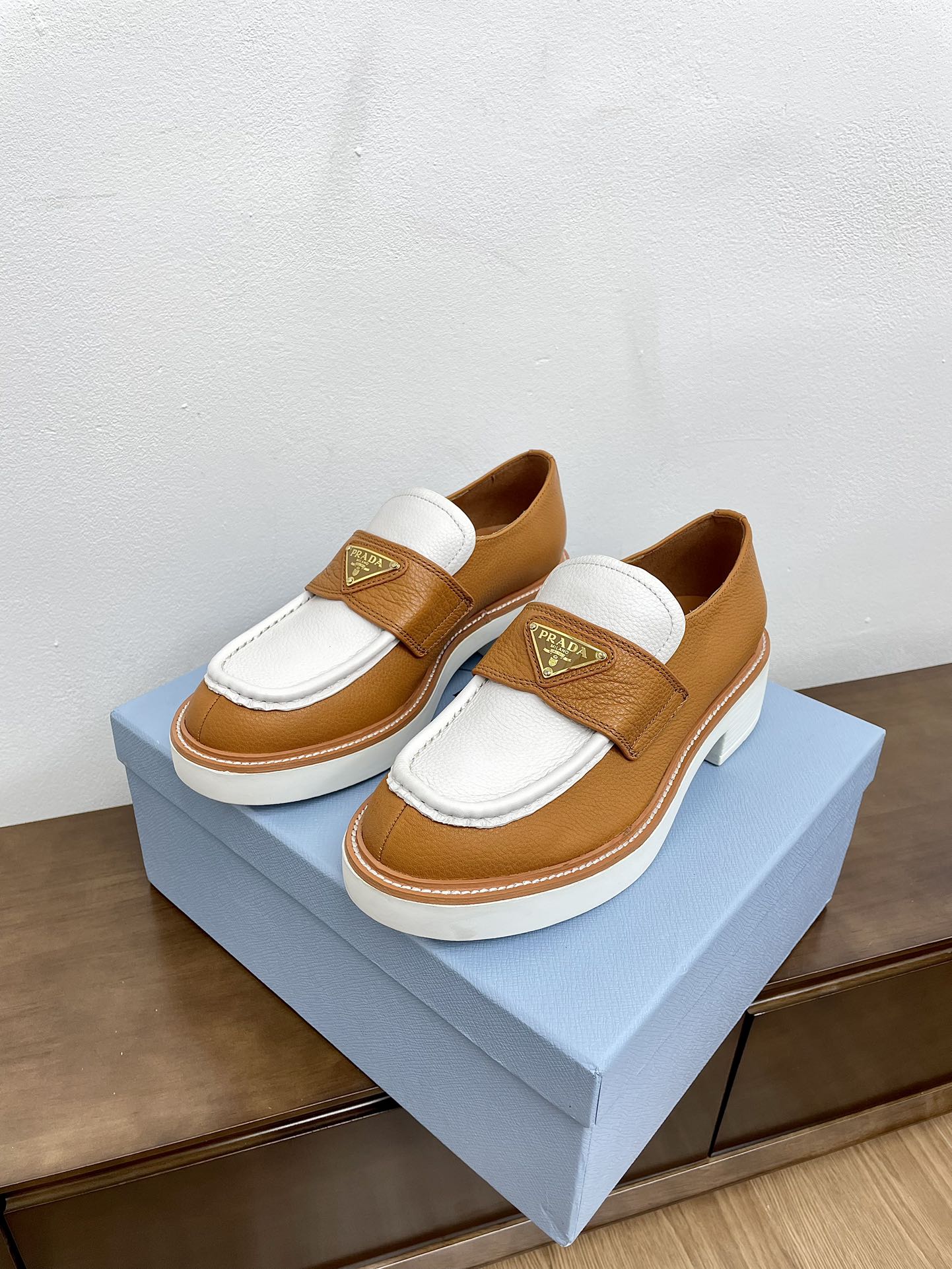PRA CHOCOLATE LOAFERS WHITE AND BRONZE CALFSKIN - 34