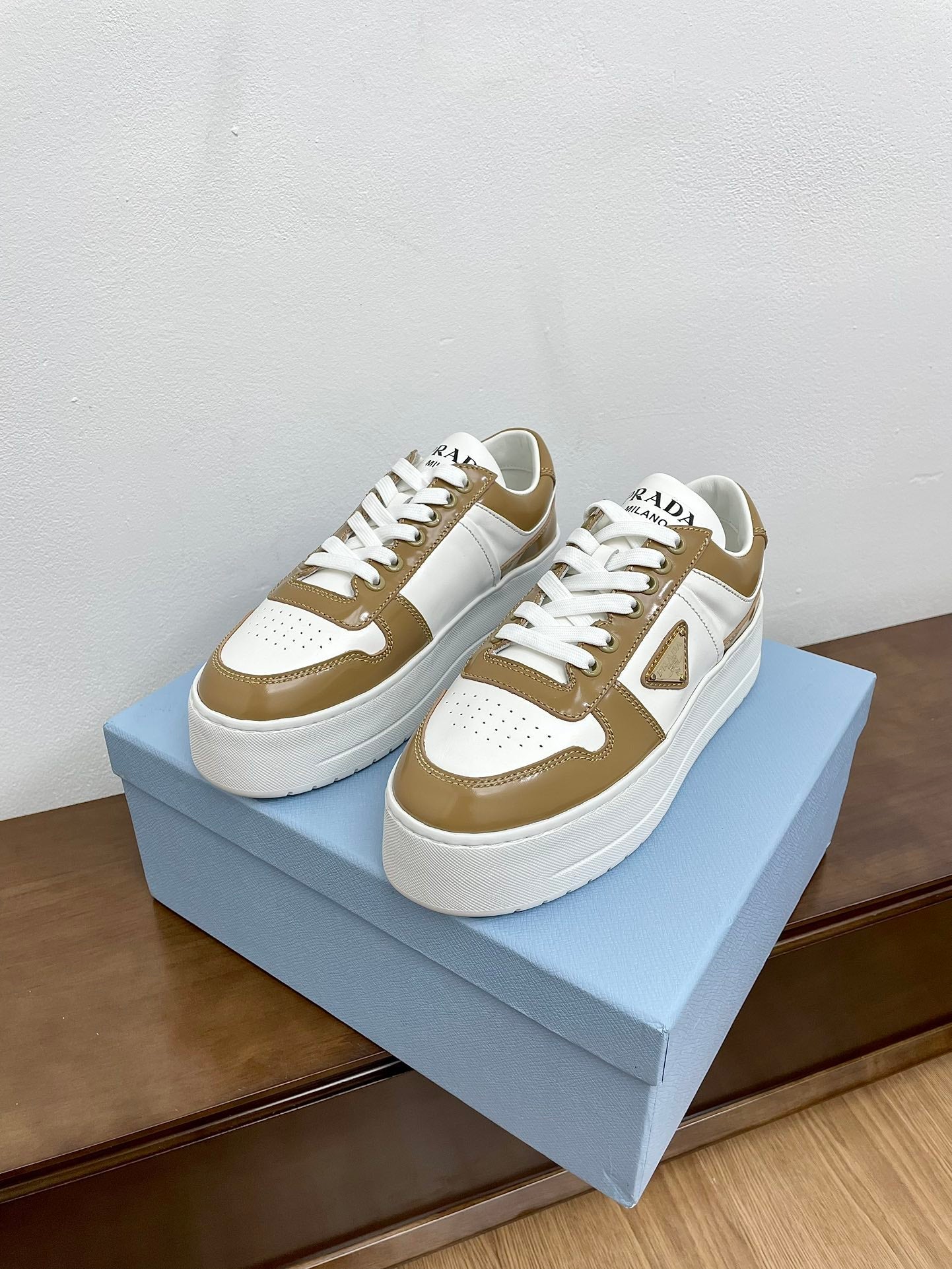 PRA DOWNTOWN BOLD SNEAKERS WHITE AND PEANUT CALFSKIN - 35