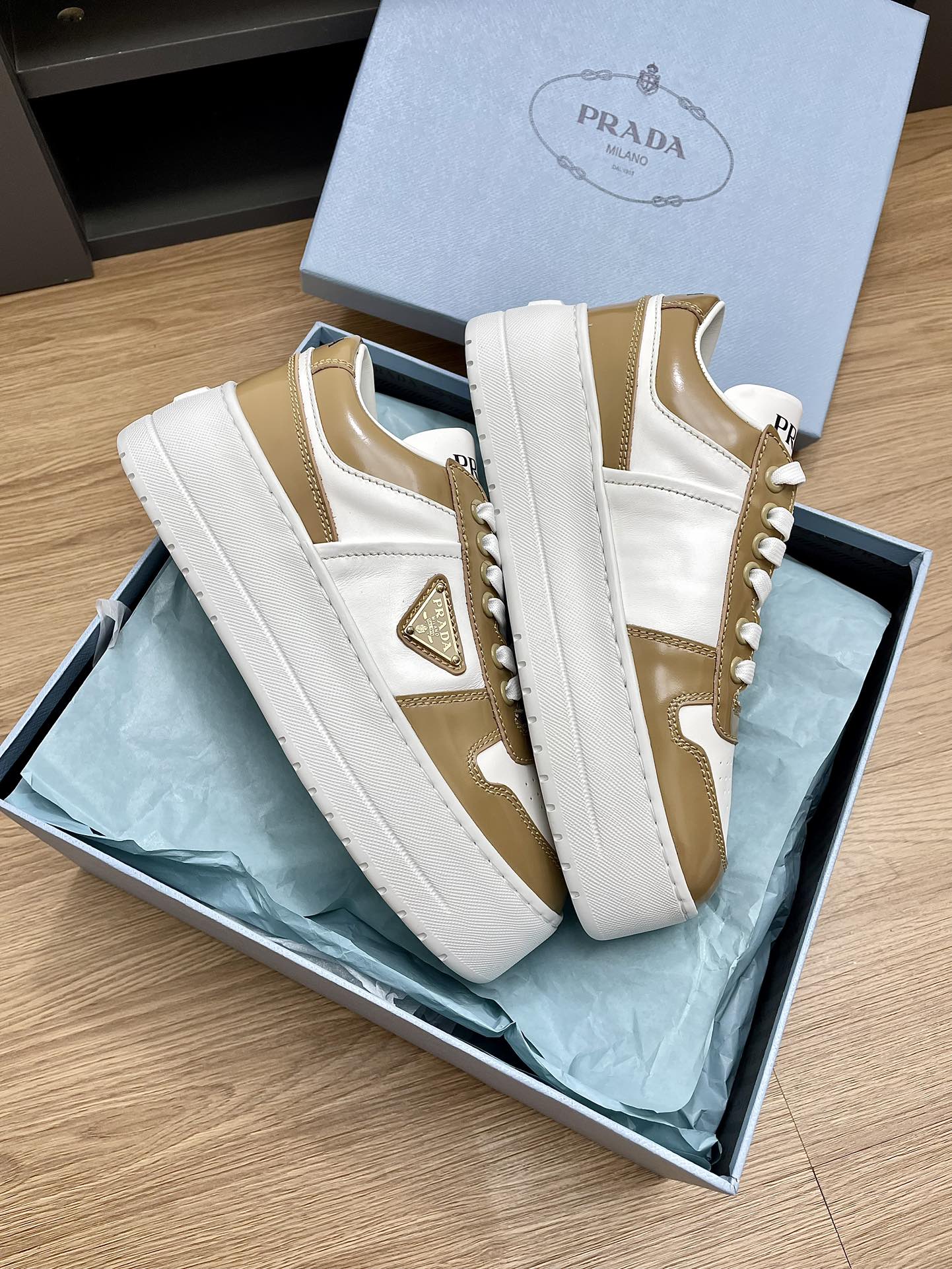 PRA DOWNTOWN BOLD SNEAKERS WHITE AND PEANUT CALFSKIN - 35