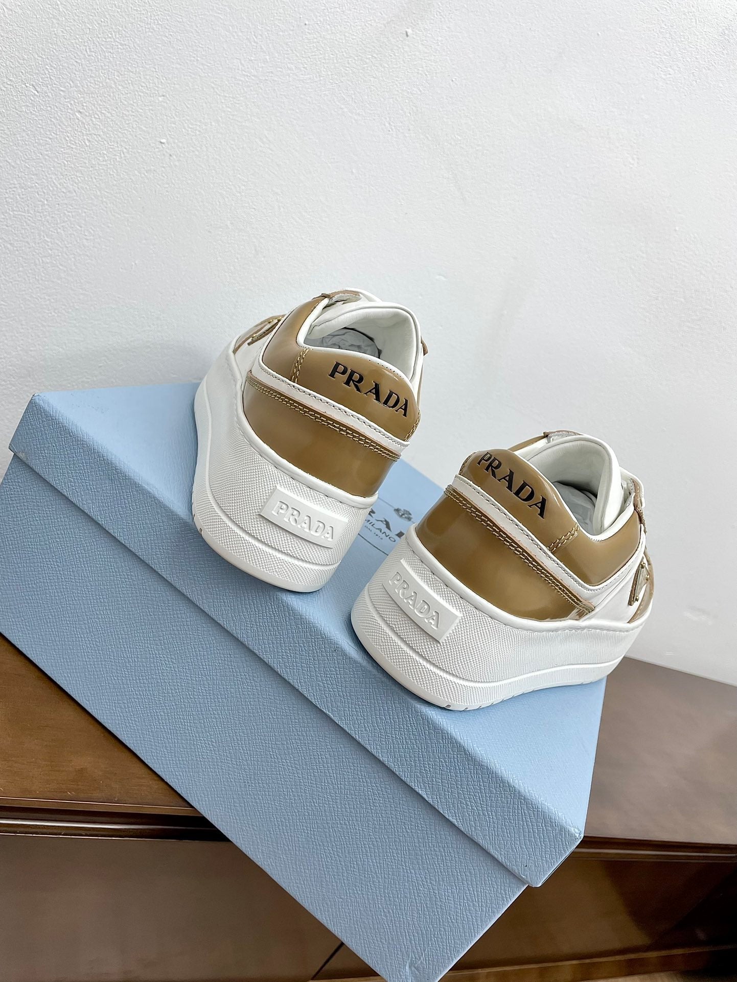 PRA DOWNTOWN BOLD SNEAKERS WHITE AND PEANUT CALFSKIN - 35