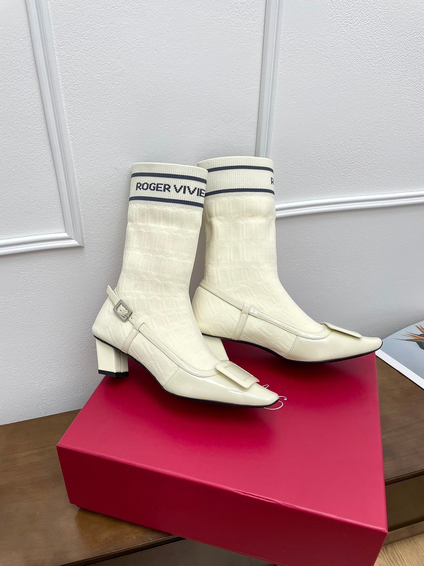 BELLE VIVIER SOCK LACQUERED BUCKLE ANKLE BOOTS IN OFF WHITE CALFSKIN AND TECHNICAL FABRIC - 35