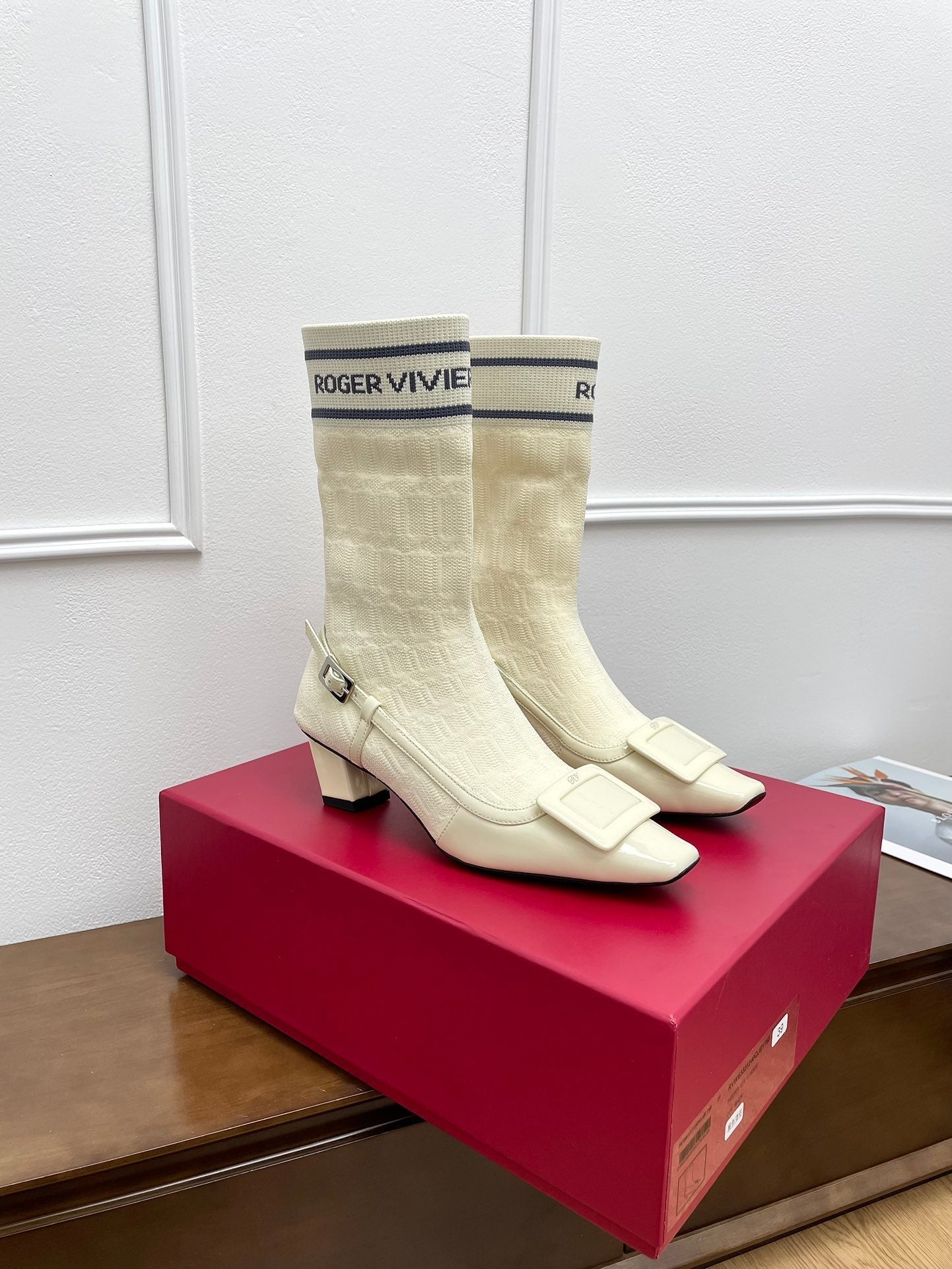 BELLE VIVIER SOCK LACQUERED BUCKLE ANKLE BOOTS IN OFF WHITE CALFSKIN AND TECHNICAL FABRIC - 35