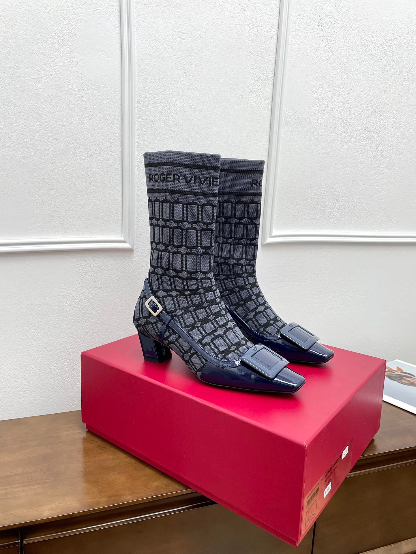 BELLE VIVIER SOCK LACQUERED BUCKLE ANKLE BOOTS IN NAVY BLUE CALFSKIN AND TECHNICAL FABRIC - 35