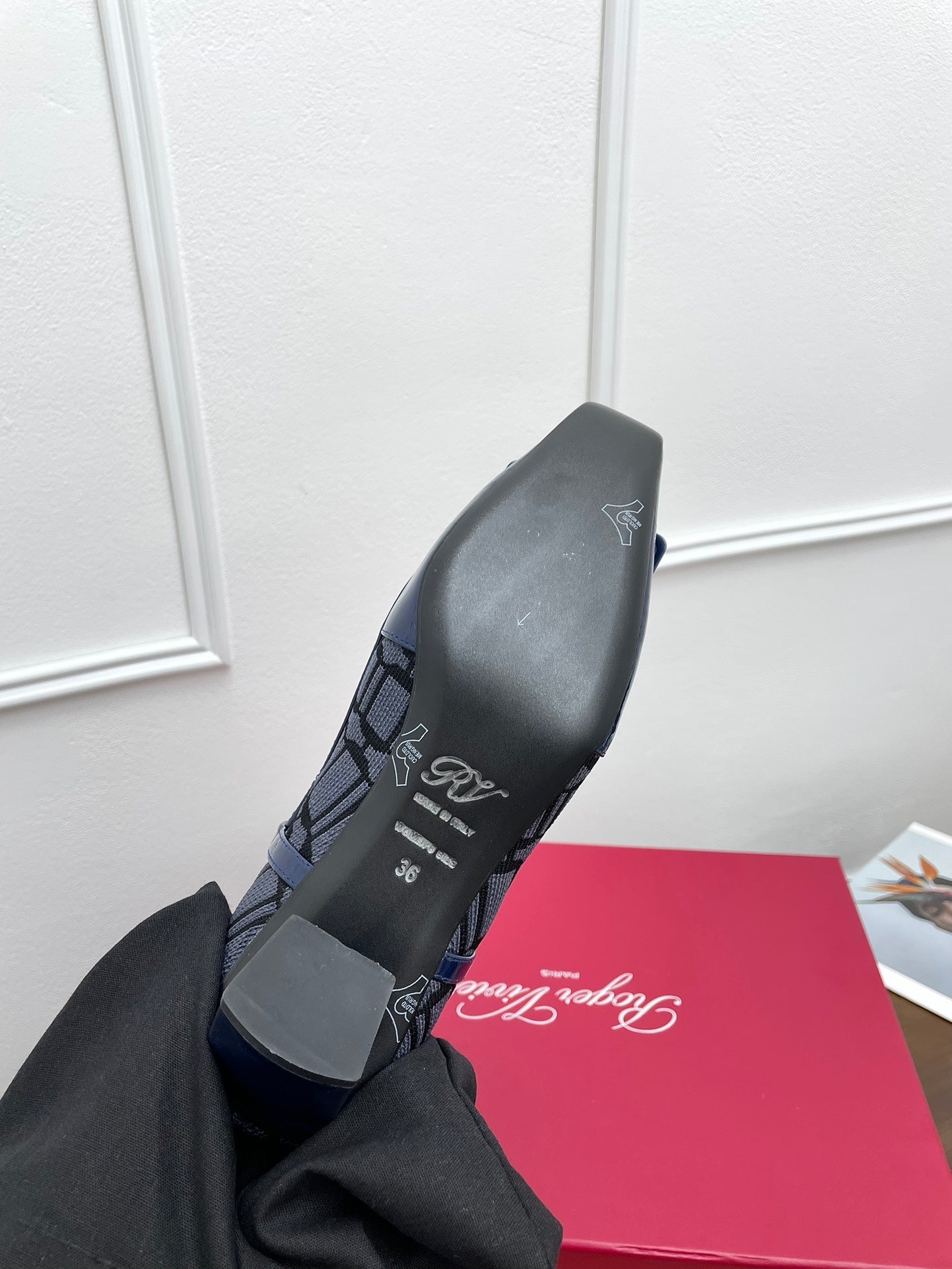 BELLE VIVIER SOCK LACQUERED BUCKLE ANKLE BOOTS IN NAVY BLUE CALFSKIN AND TECHNICAL FABRIC - 35