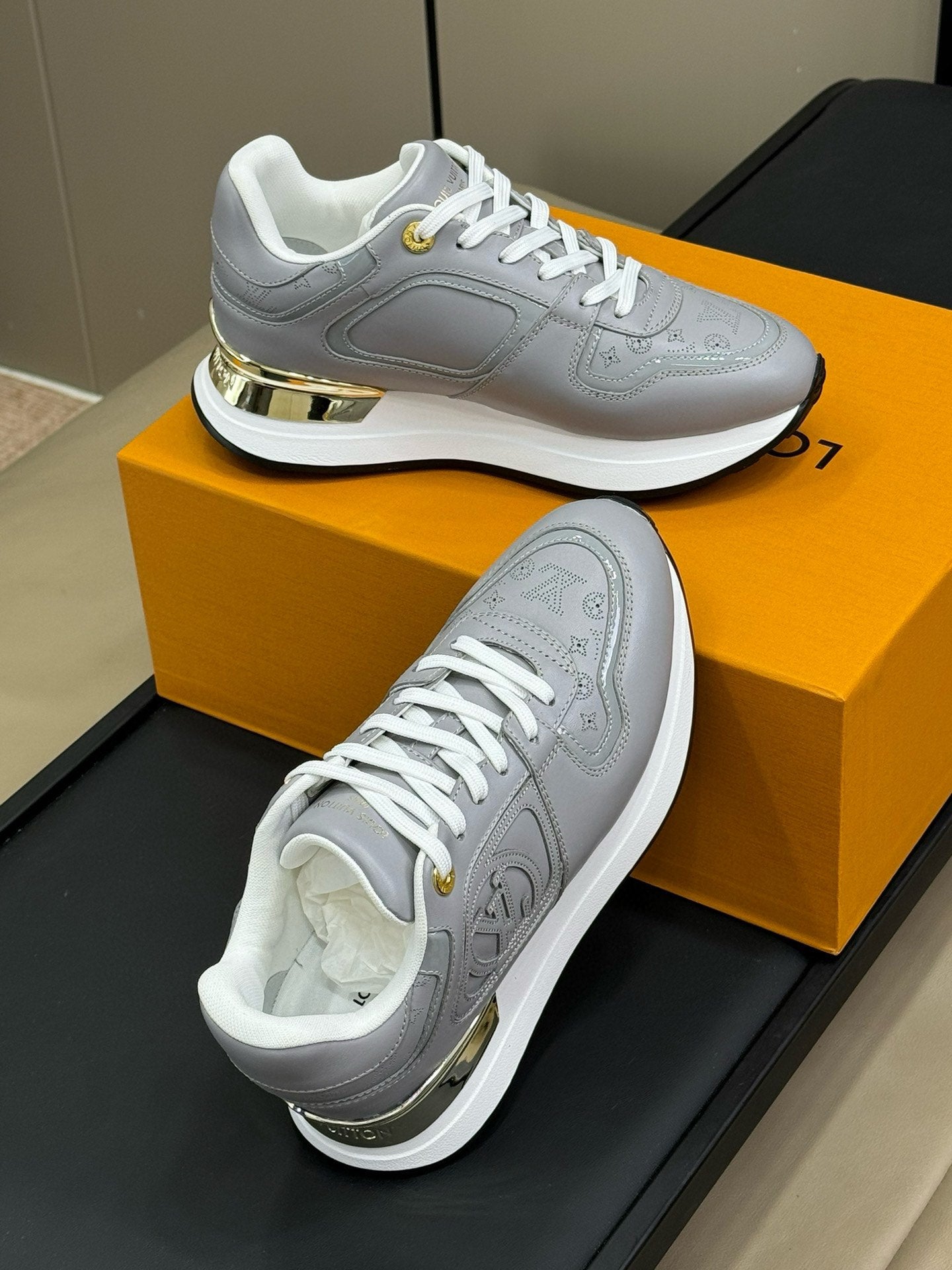LV NEO RUN AWAY SNEAKER IN STEEL GRAY CALFSKIN - 34