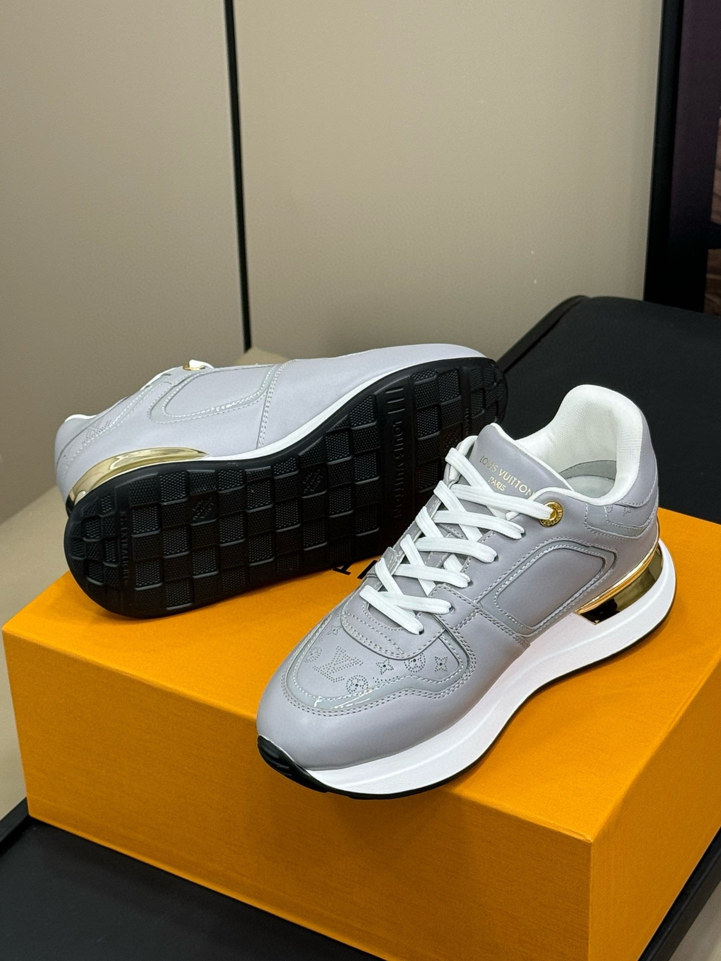 LV NEO RUN AWAY SNEAKER IN STEEL GRAY CALFSKIN - 34