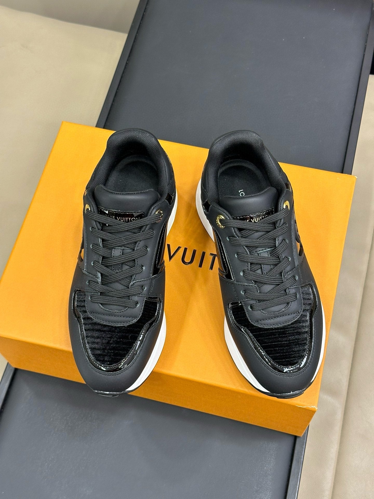 LV NEO RUN AWAY SNEAKER IN BLACK CALFSKIN - 34