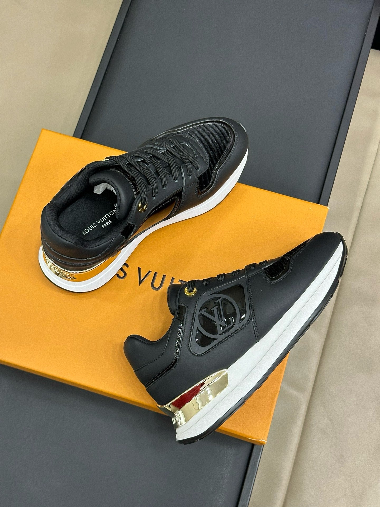 LV NEO RUN AWAY SNEAKER IN BLACK CALFSKIN - 34