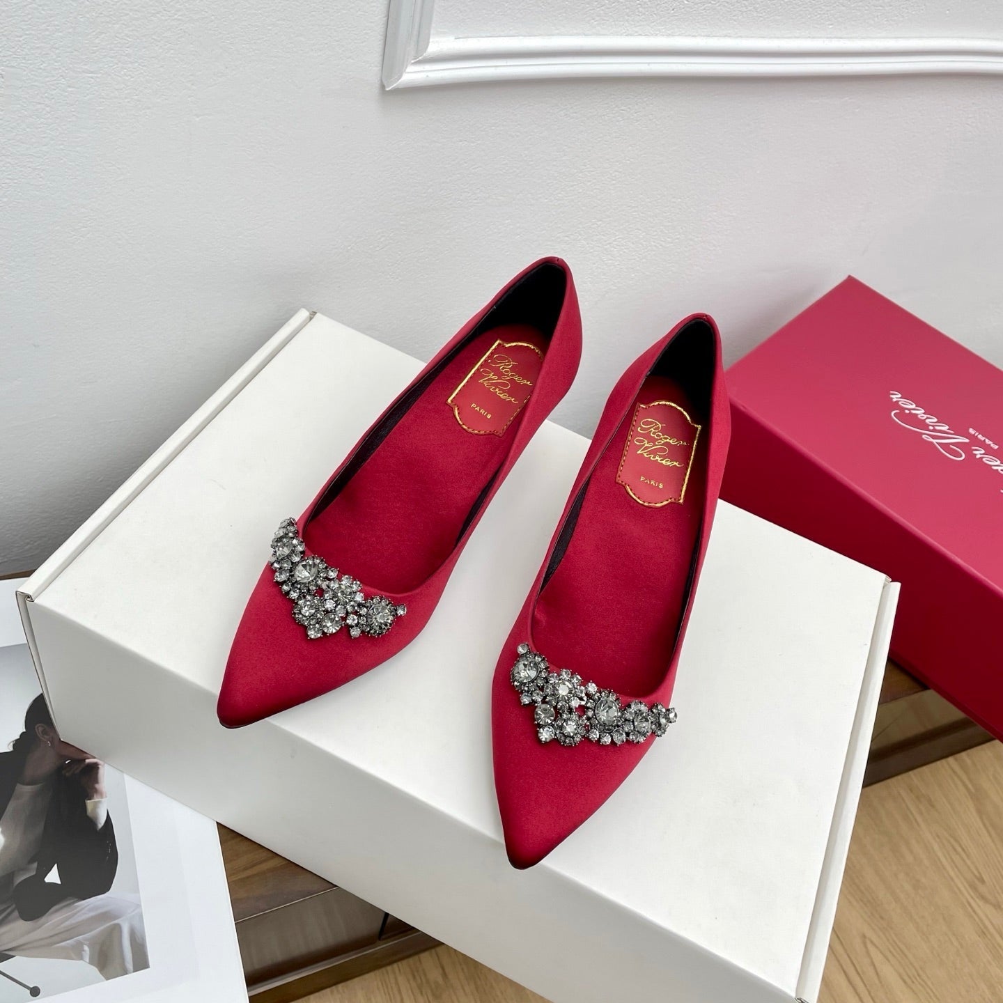 EFFLORESCENCE PUMPS IN RED GLITTER FABRIC - 34