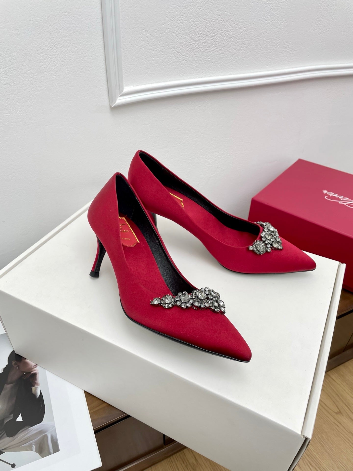 EFFLORESCENCE PUMPS IN RED GLITTER FABRIC - 34