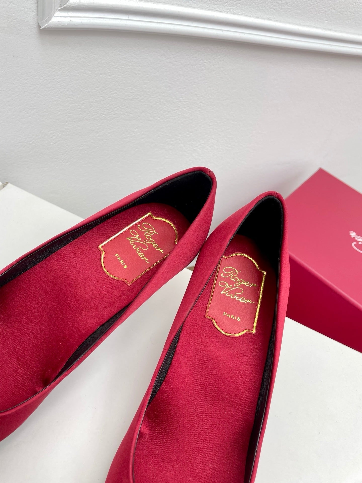 EFFLORESCENCE PUMPS IN RED GLITTER FABRIC - 34