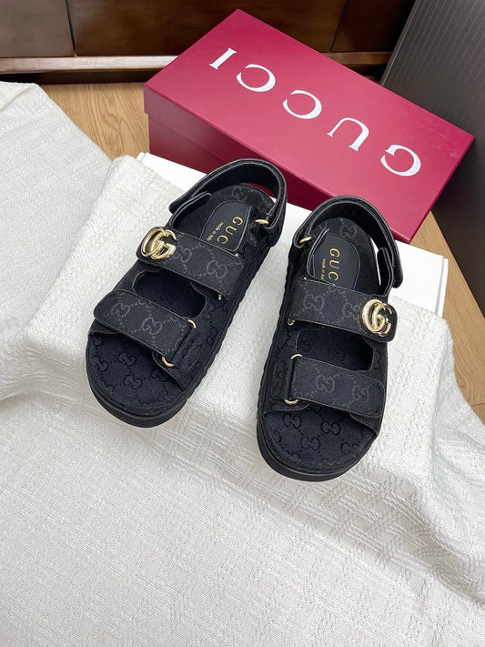 GG CLASSIC SANDALS 25S IN BLACK FABRIC WITH GOLD HARDWARE - 35