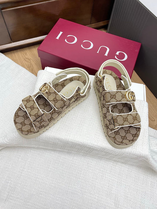 GG CLASSIC SANDALS 25S IN BEIGE FABRIC WITH GOLD HARDWARE - 35