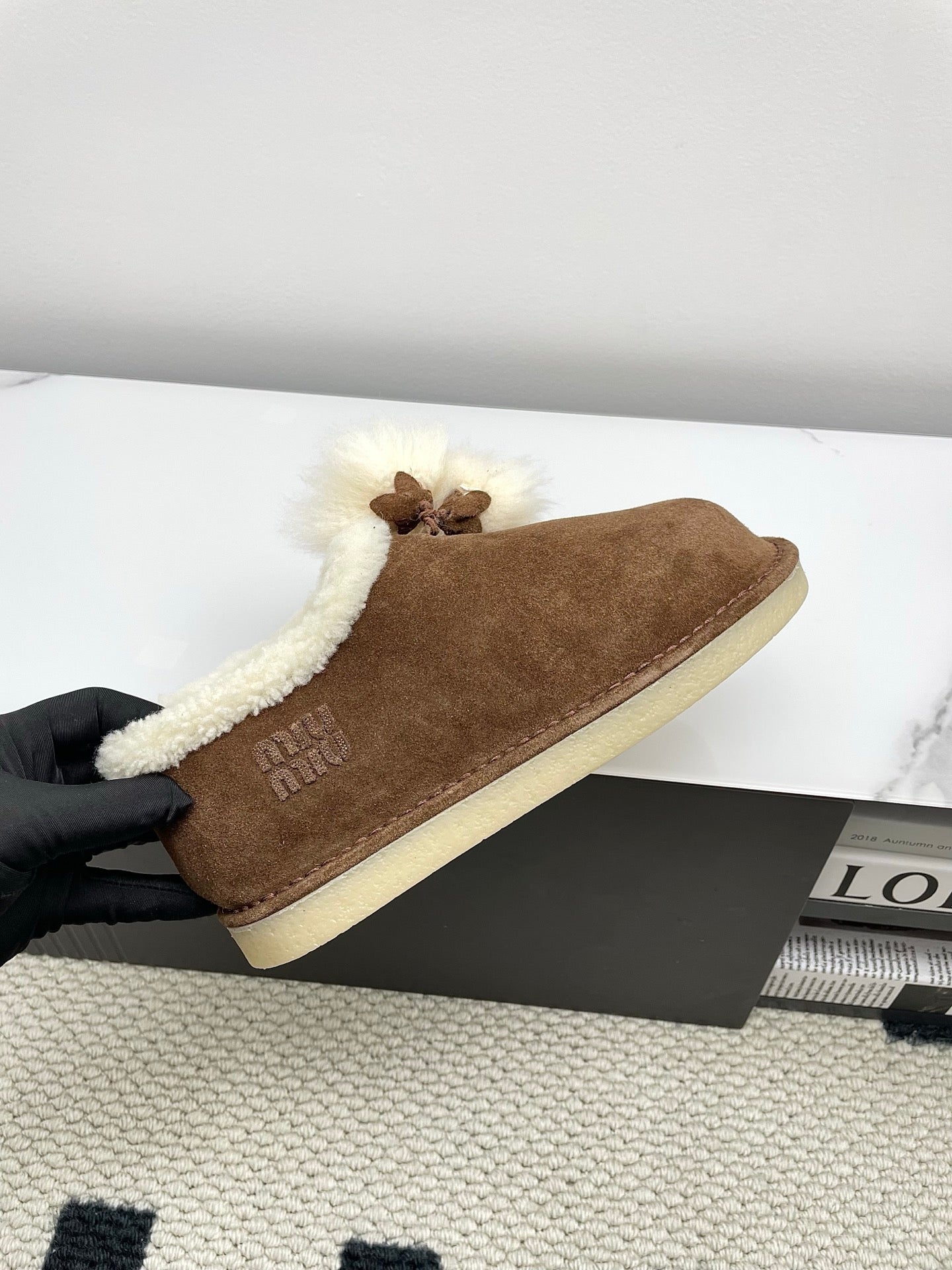 Черевики MIUMIU 26S ANKLE SHEARLING З ТЕМНО-КОРИЧНЕВОЇ ЗАМШІ