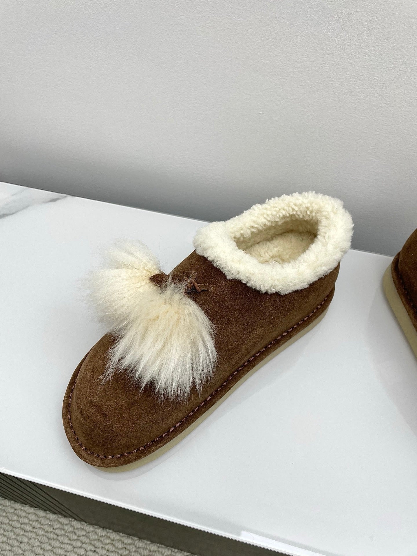 Черевики MIUMIU 26S ANKLE SHEARLING З ТЕМНО-КОРИЧНЕВОЇ ЗАМШІ