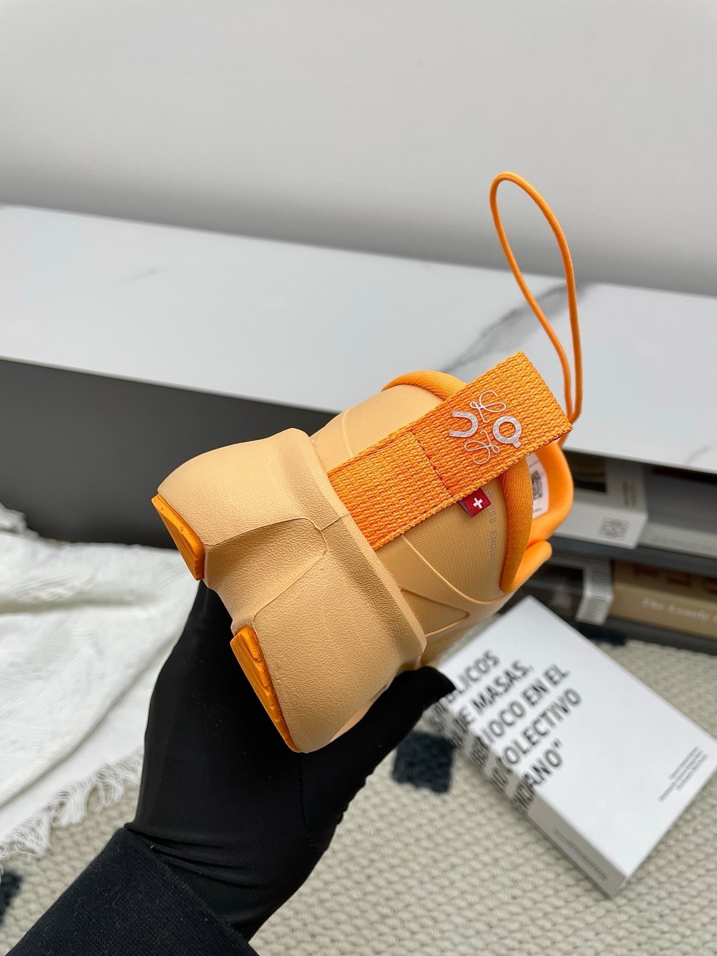 КРОСІВКИ LOEWE 26S CLOUDSOLO З ПОМАРАНЧЕВОГО ПЕРЕРОБЛЕНОГО ПОЛІЕСТЕРУ
