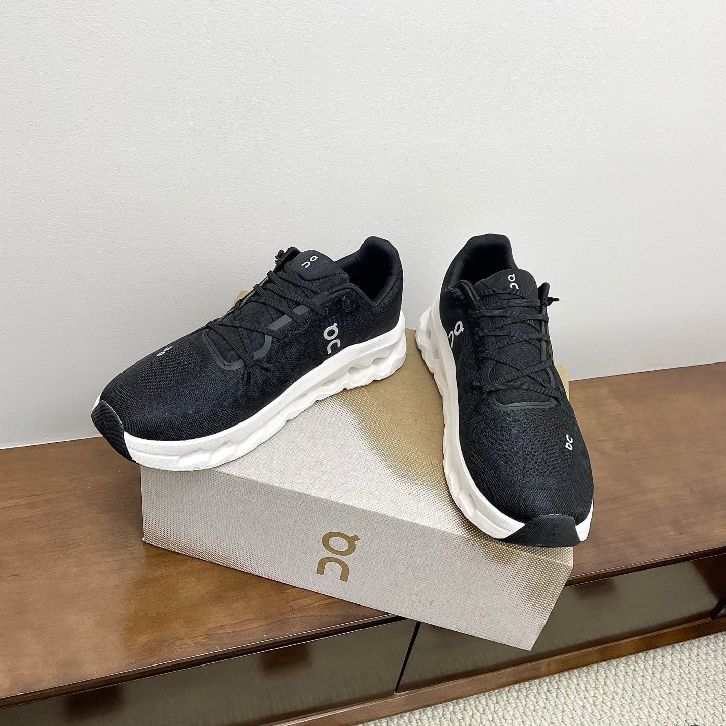 КРОСІВКИ LOEWE 26S CLOUDTILT З ПЕРЕРОБЛЕНОГО ПОЛІЕСТЕРУ ЧОРНО-БІЛОГО КОЛЬОРУ