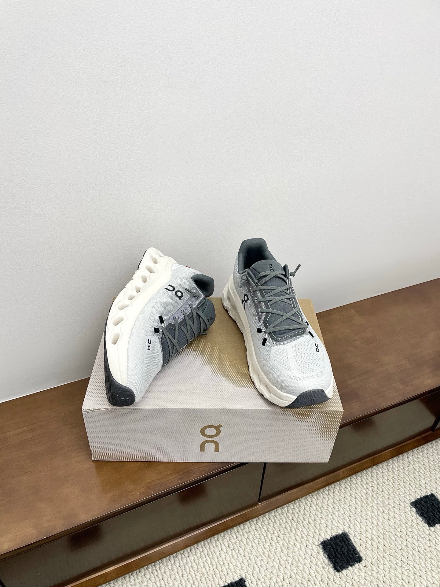 КРОСІВКИ LOEWE 26S CLOUDTILT З СВІТЛО-СІРОГО ПЕРЕРОБЛЕНОГО ПОЛІЕСТЕРУ