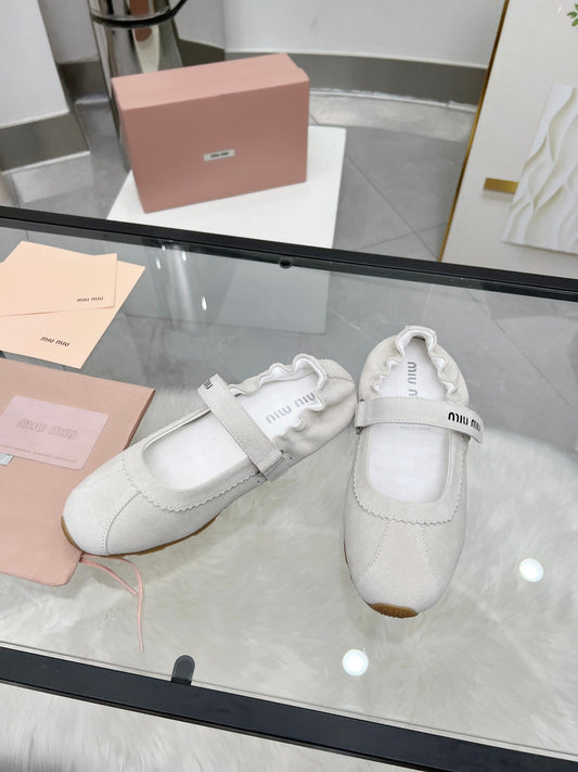 RUCHES NAPPA BALLERINAS IN OFF WHITE SUEDE - 35