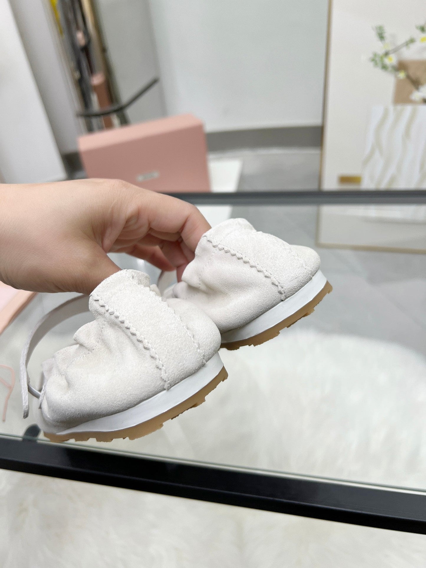 RUCHES NAPPA BALLERINAS IN OFF WHITE SUEDE - 35