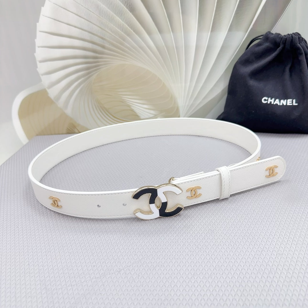 CC BELT 30 MM WHITE CALFSKIN GOLD HARDWARE WITH WHITE MIX BLACK LOGO - 30
