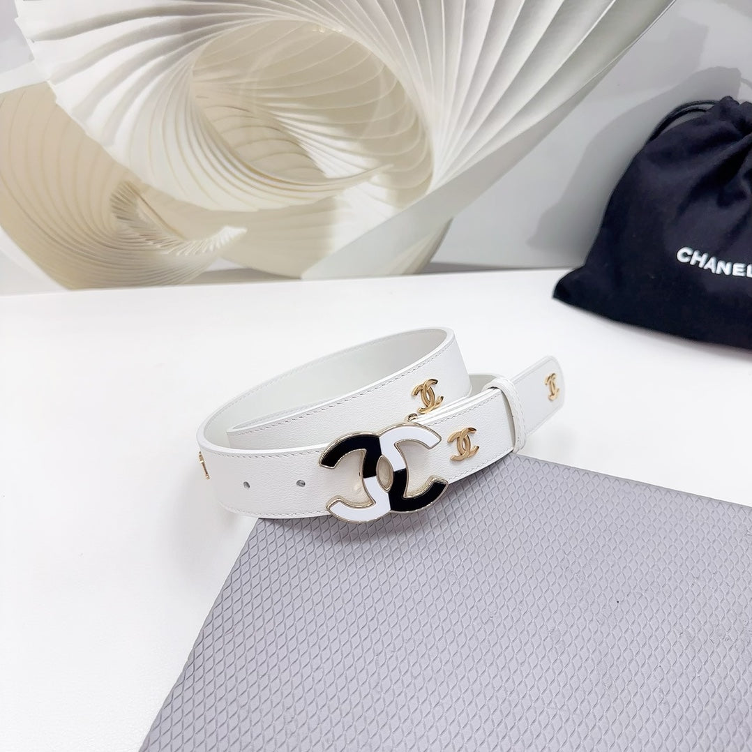 CC BELT 30 MM WHITE CALFSKIN GOLD HARDWARE WITH WHITE MIX BLACK LOGO - 30