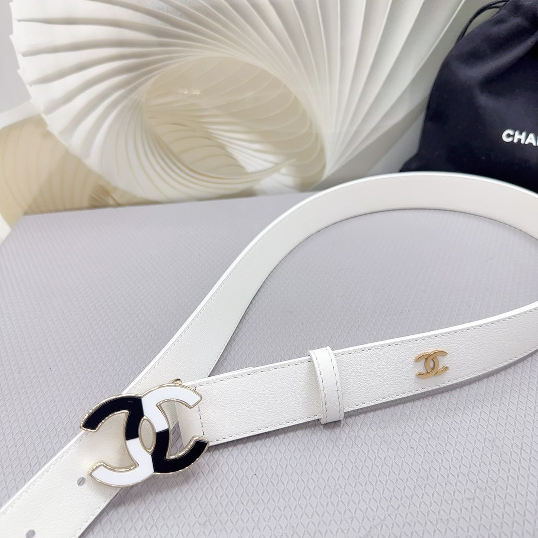 CC BELT 30 MM WHITE CALFSKIN GOLD HARDWARE WITH WHITE MIX BLACK LOGO - 30