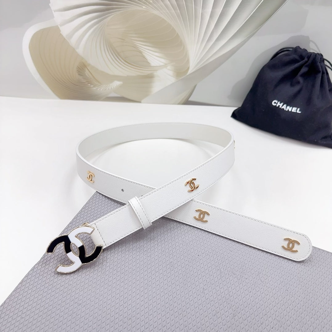 CC BELT 30 MM WHITE CALFSKIN GOLD HARDWARE WITH WHITE MIX BLACK LOGO - 30