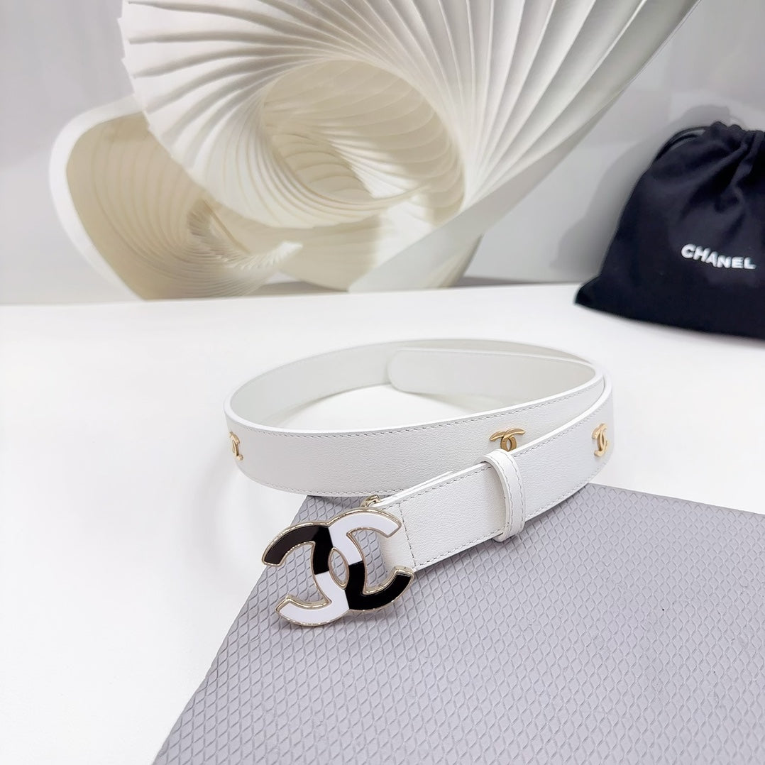 CC BELT 30 MM WHITE CALFSKIN GOLD HARDWARE WITH WHITE MIX BLACK LOGO - 30