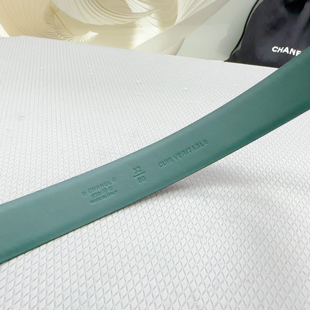 CC 30MM BELT IN COOL GREEN SHINNY CALFSKIN WHITE LOGO - 30