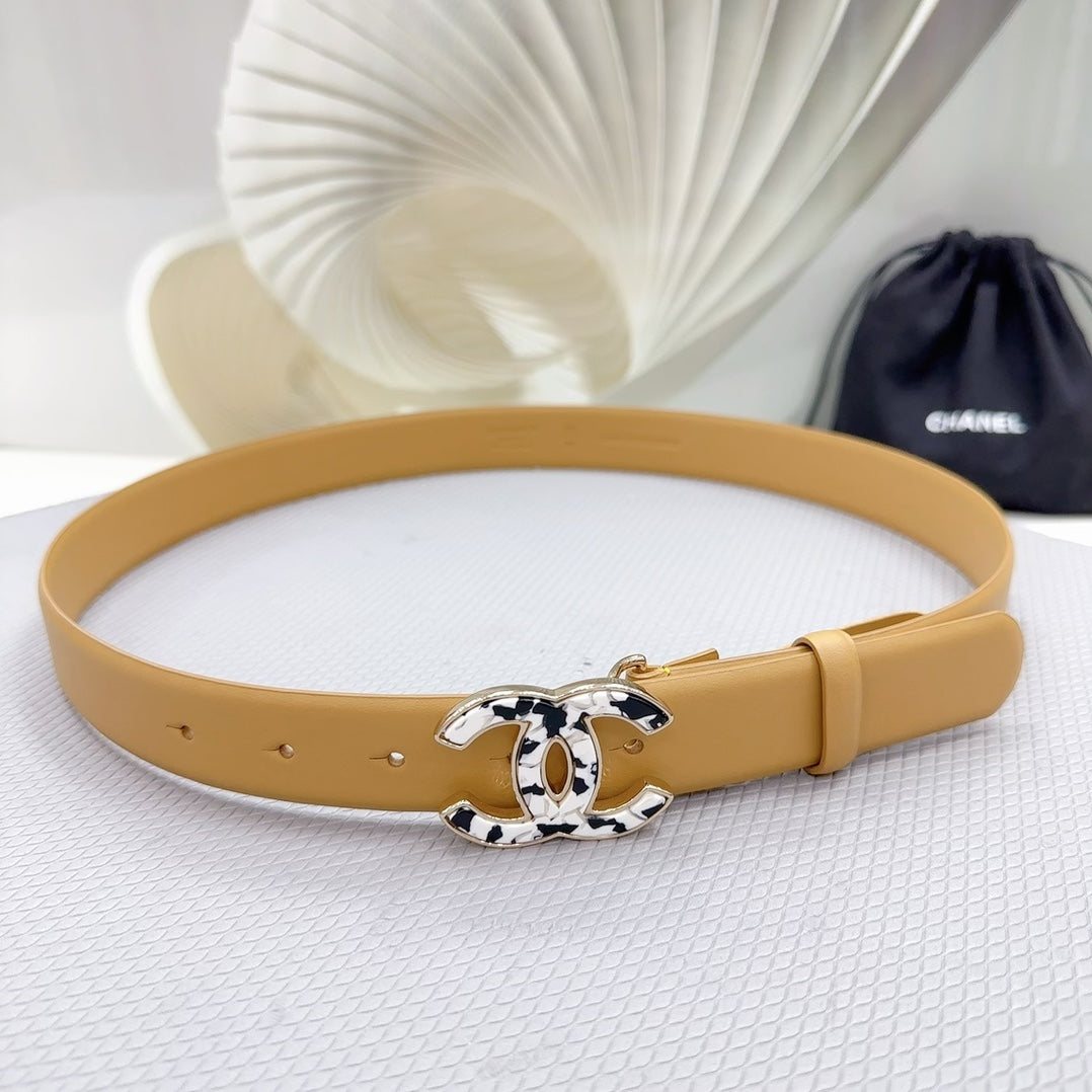 CC 30MM BELT IN GOLDENROD BROWN SHINNY CALFSKIN WHITE LOGO - 30