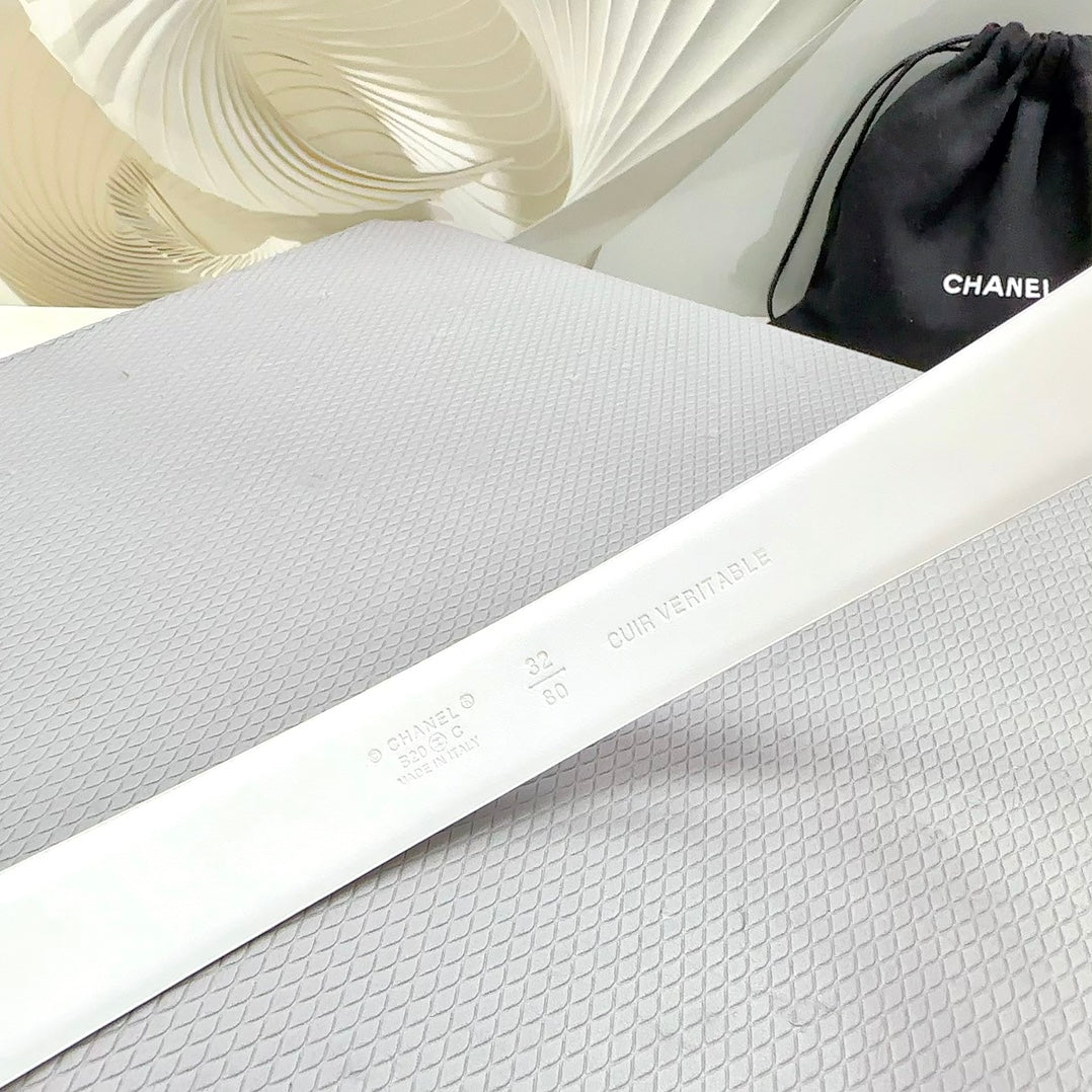 CC 30MM BELT IN WHITE SHINNY CALFSKIN WHITE LOGO - 30