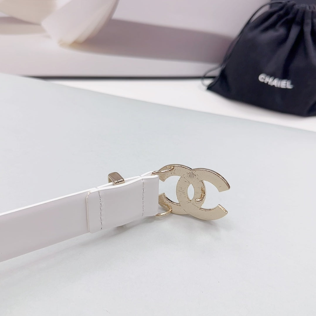 CC 30MM BELT IN WHITE SMOOTH CALFSKIN METAL LOGO - 30